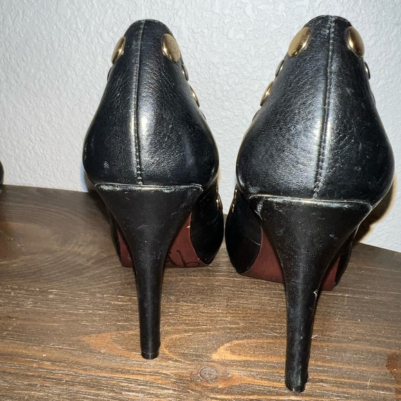 Studded black gold heels 8.5 - Picture 3 of 6